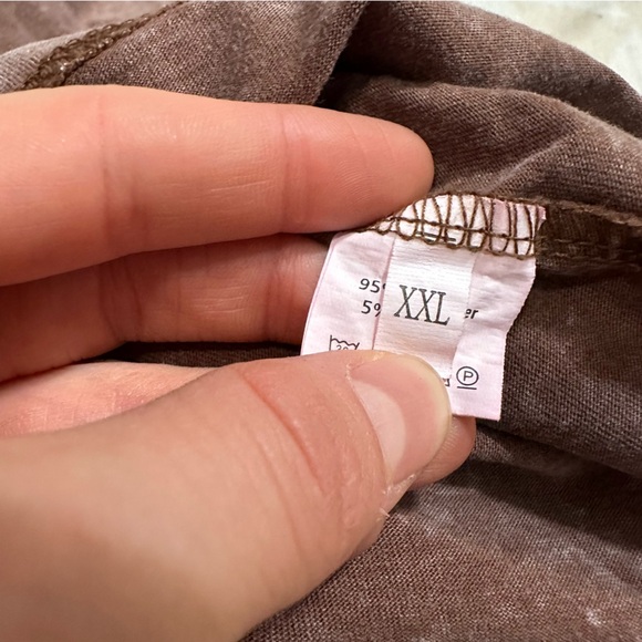 NWOT men’s Amazon Brandless brown short sleeve Henley pocket tee - Picture 2 of 2